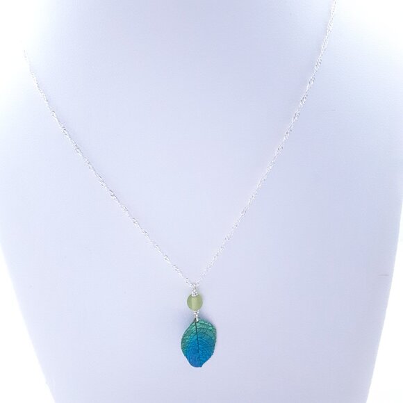 New Holly Yashi leaf necklace - Picture 2 of 16